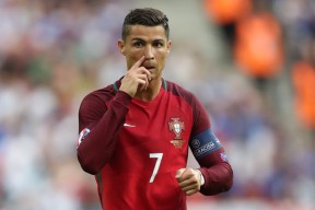 2026世界杯官网-萨拉赫十五场连杀铸传奇，TL挑战见证新王登基
